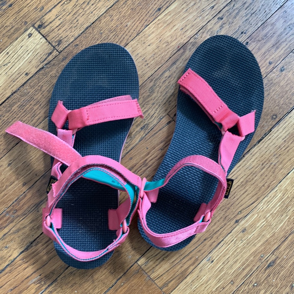 Pink Teva originals